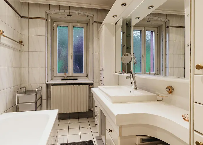 Mit Disco, Whirlpool Und Vielem Mehr *